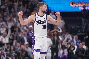 小萨：知道球队面临着非常艰难的处境 我们必须打出最好的表现