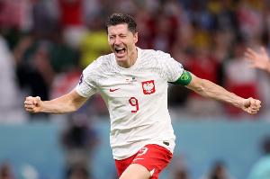 hth网页版在线登录入口-世体：82%的波兰球迷选莱万做队长，18%选泽林斯基