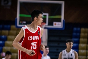 hth网页版在线登录入口-攻防俱佳！赵博新替补10中6砍17分11板 抢到4个前场板&amp;送3次封盖